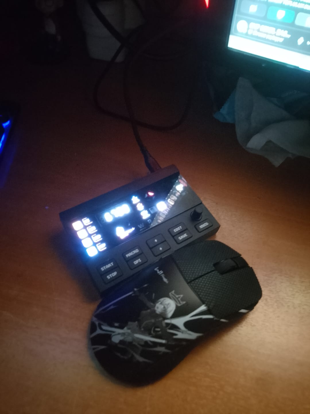 Customer photo review of Wraith W1 Wireless Mouse