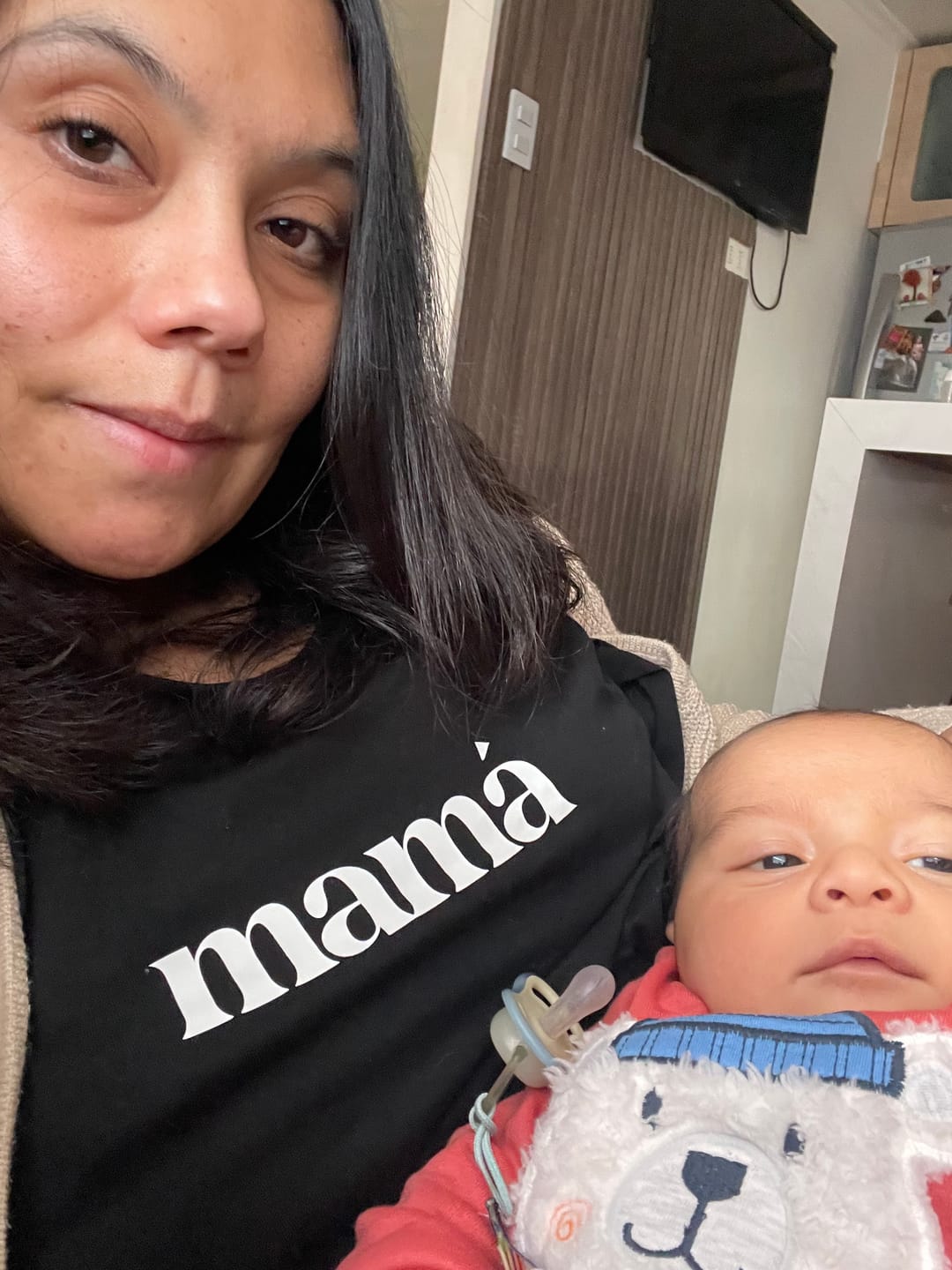 Customer photo review of Polera de Lactancia Sahr - Estampado Mamá
