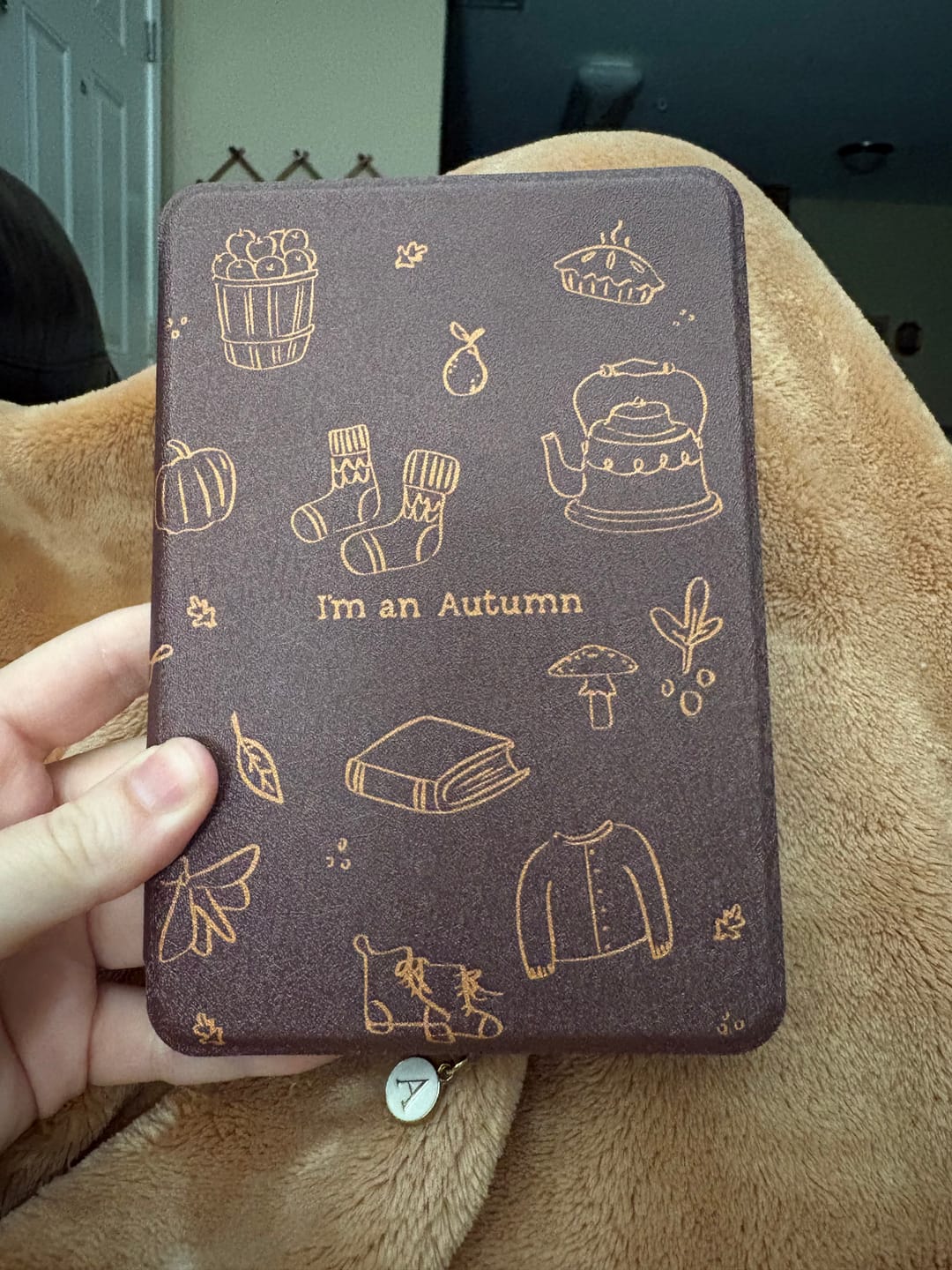 Customer photo review of I'm An Autumn - Kindle Case