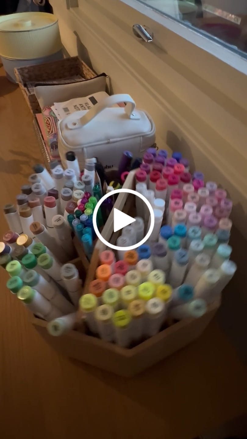 Customer video review of Ohuhu 360° Bamboo Rotating Marker Organizer