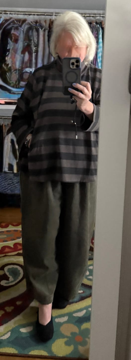 Customer photo review of Plus Size Women Winter Retro Solid Spliced Padded Harem Pants