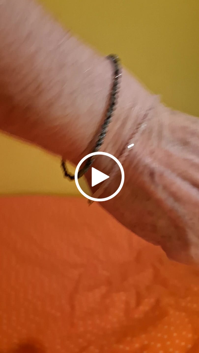 Customer video review of Rosenquarz Armband - Perlen geschliffen