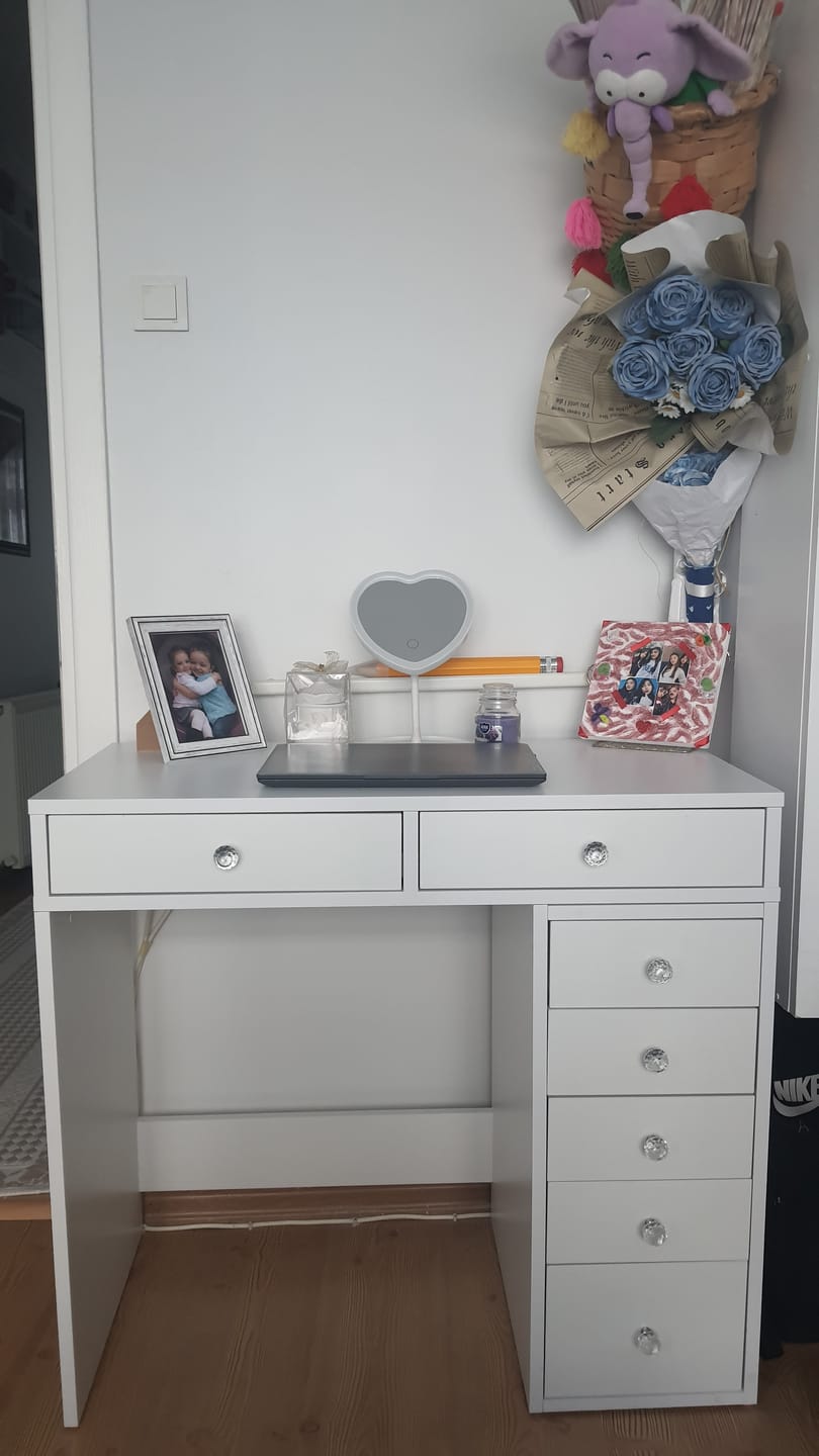 Customer photo review of Rani BJ108 Makyaj Tuvalet Masası 7 Çekmeceli Takı Düzenleyici Beyaz