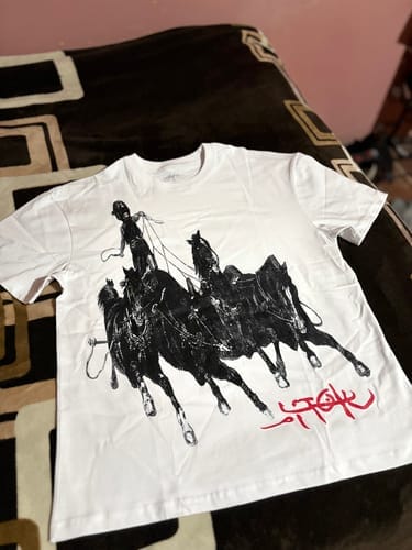 Customer photo review of Utopia Circus Maximus Rome Tee