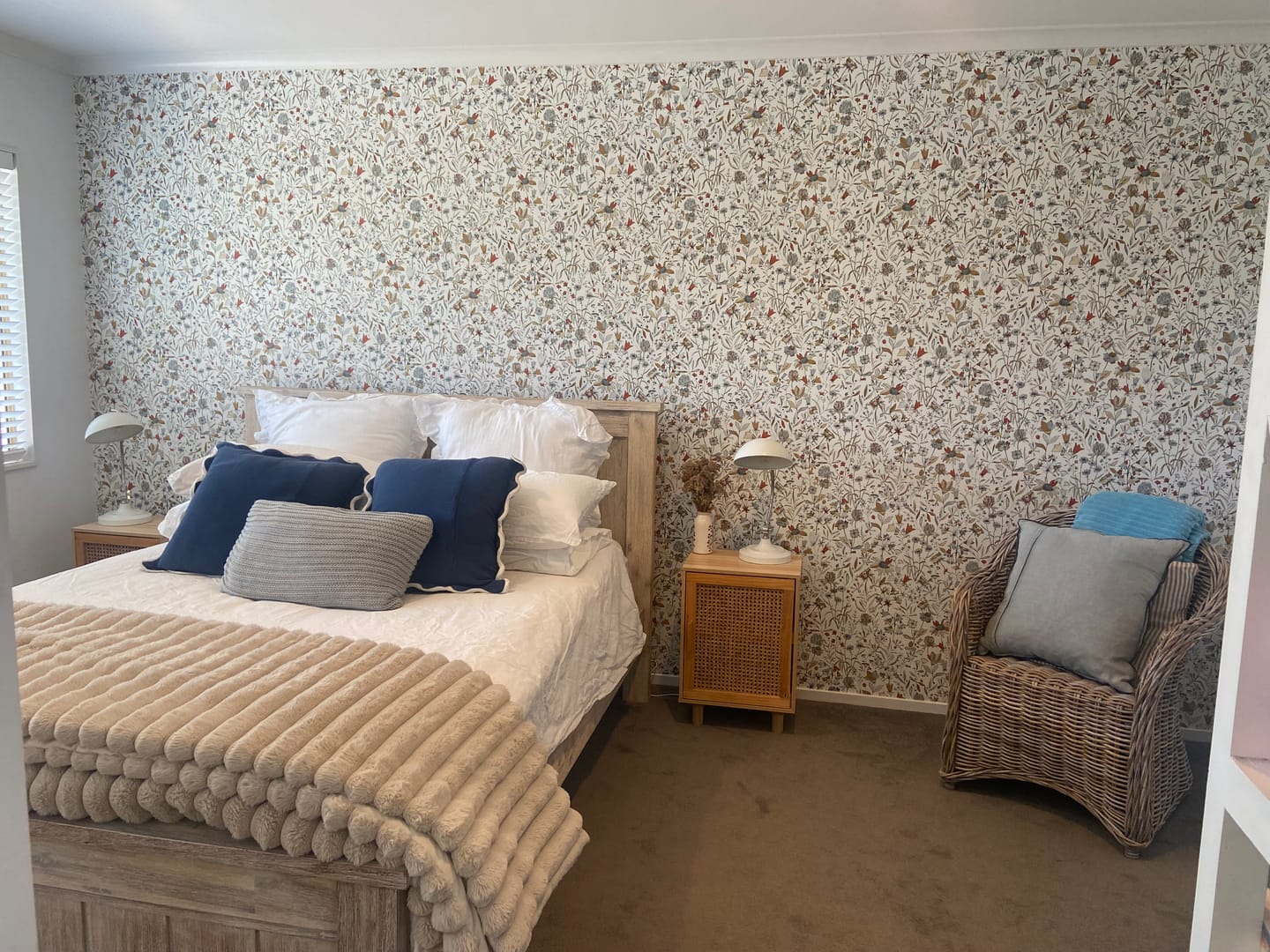 Customer photo review of Jardin De Giverny Wallpaper - Blanc Orange