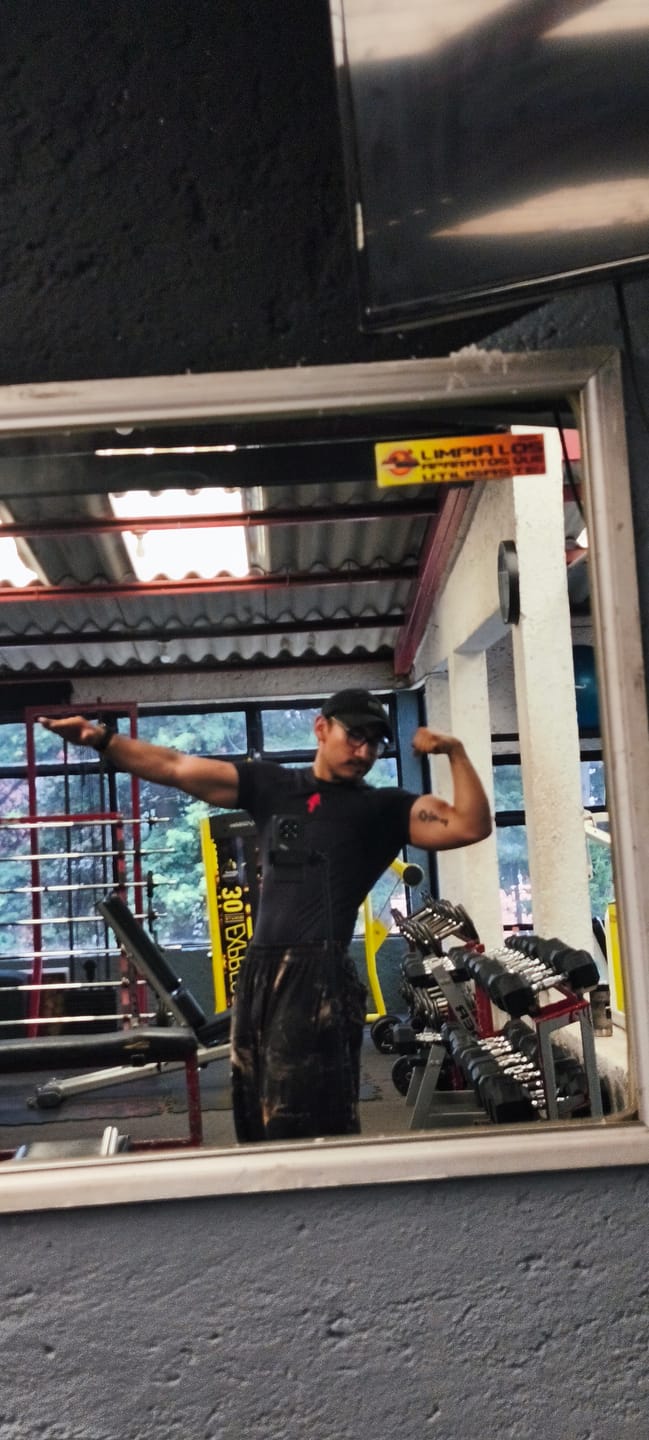 Customer photo review of 4286 - Gold's Iron Legacy Compression Tees