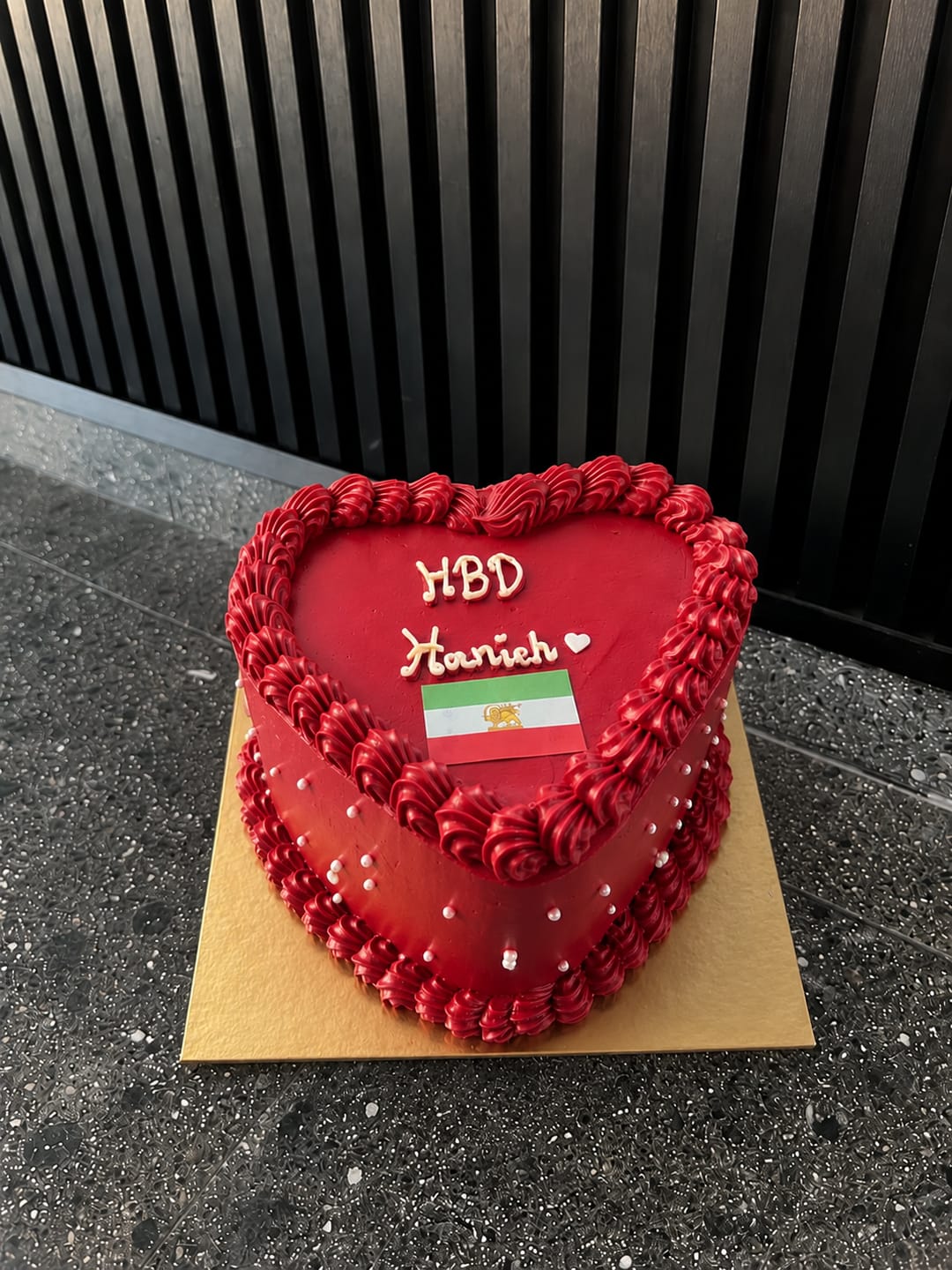 Customer photo review of 🎂 Birthday Cake – Delivery in Bali