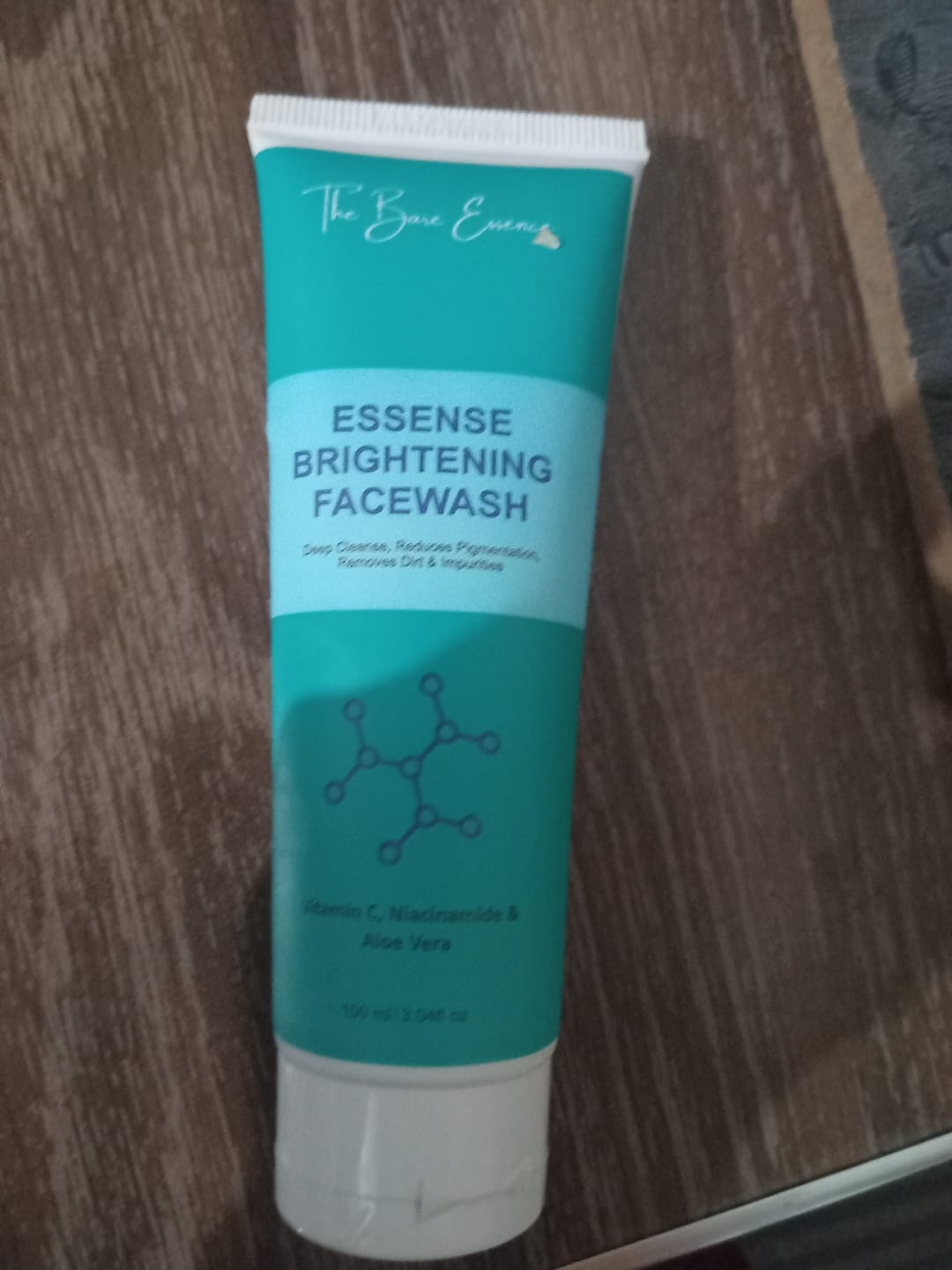 Customer photo review of Essense Deep Cleansing Facewash
