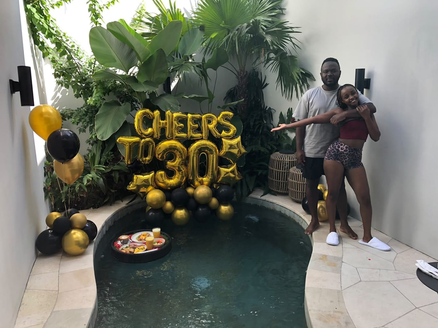 Customer photo review of 🎈 Pool Balloon Decoration Setup