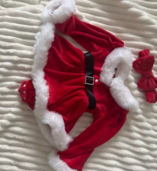 Customer photo review of Vestido Navideño para Bebé