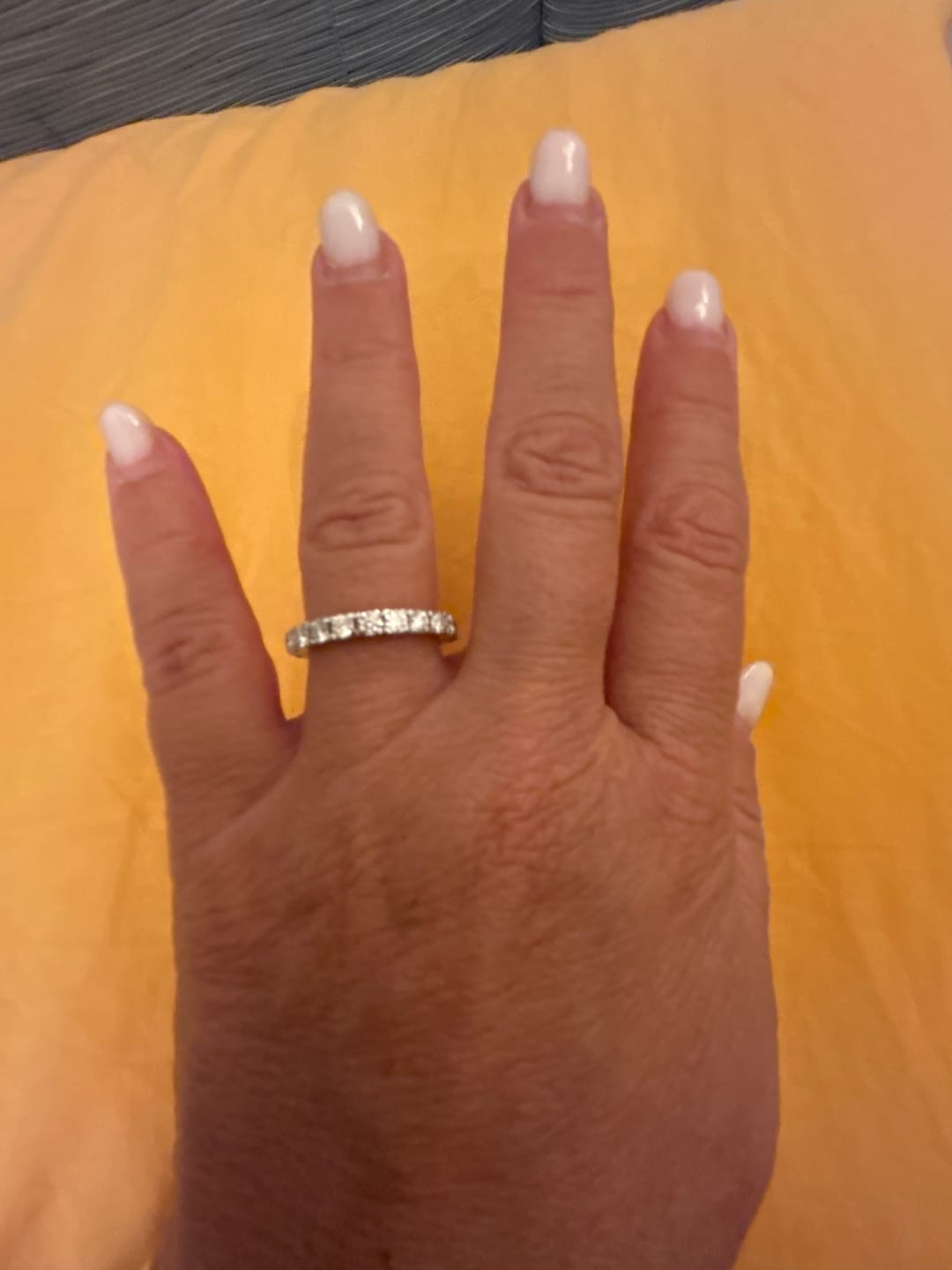 Customer photo review of Anello eternity montatura squadrata con moissaniti