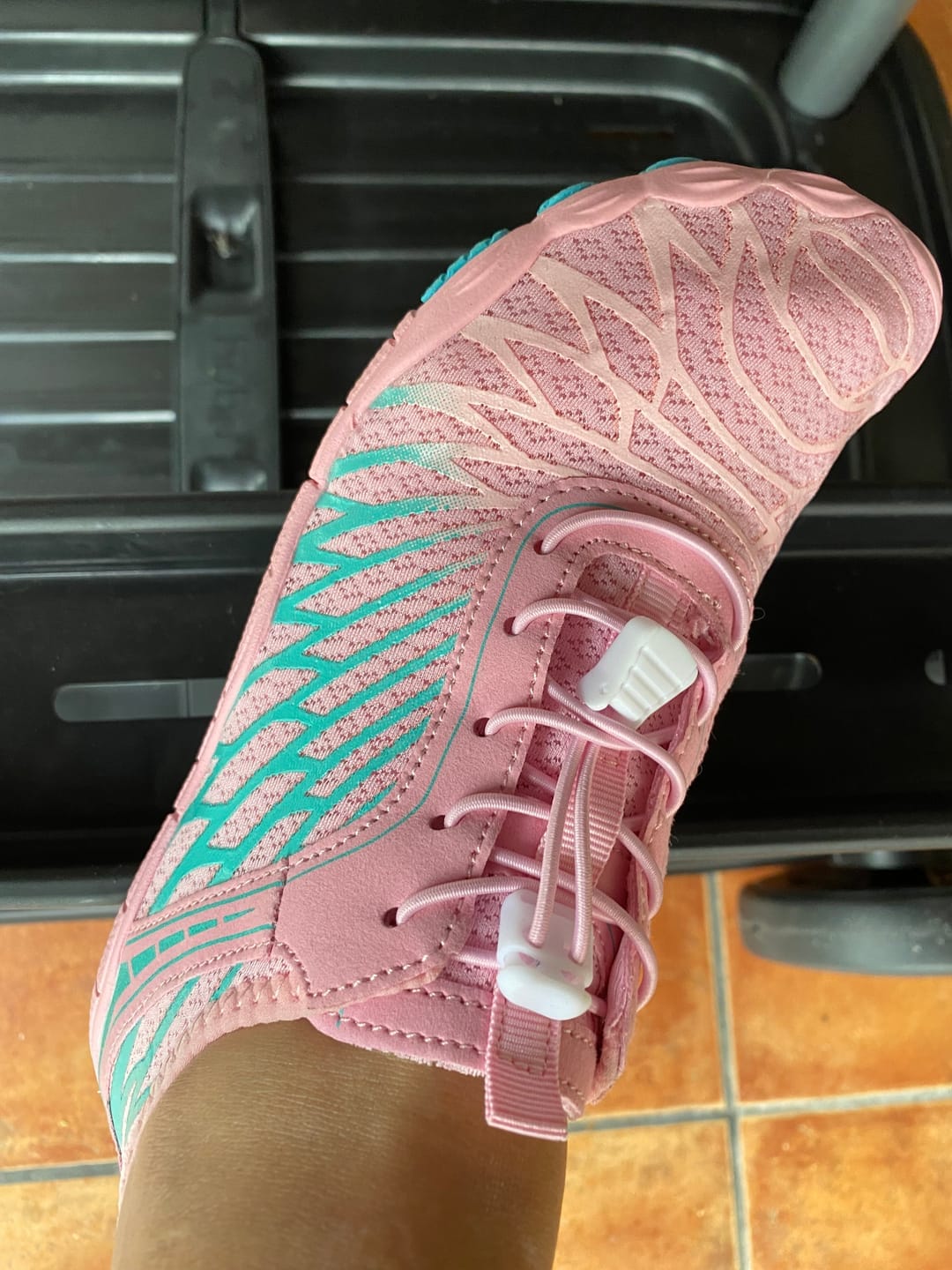 Customer photo review of Zapatillas basic Go Unisex