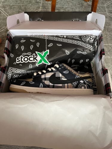 Customer photo review of Travis Scott x Dunk SB Low