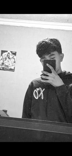 Customer photo review of The Weeknd Hoodies - Varios modelos