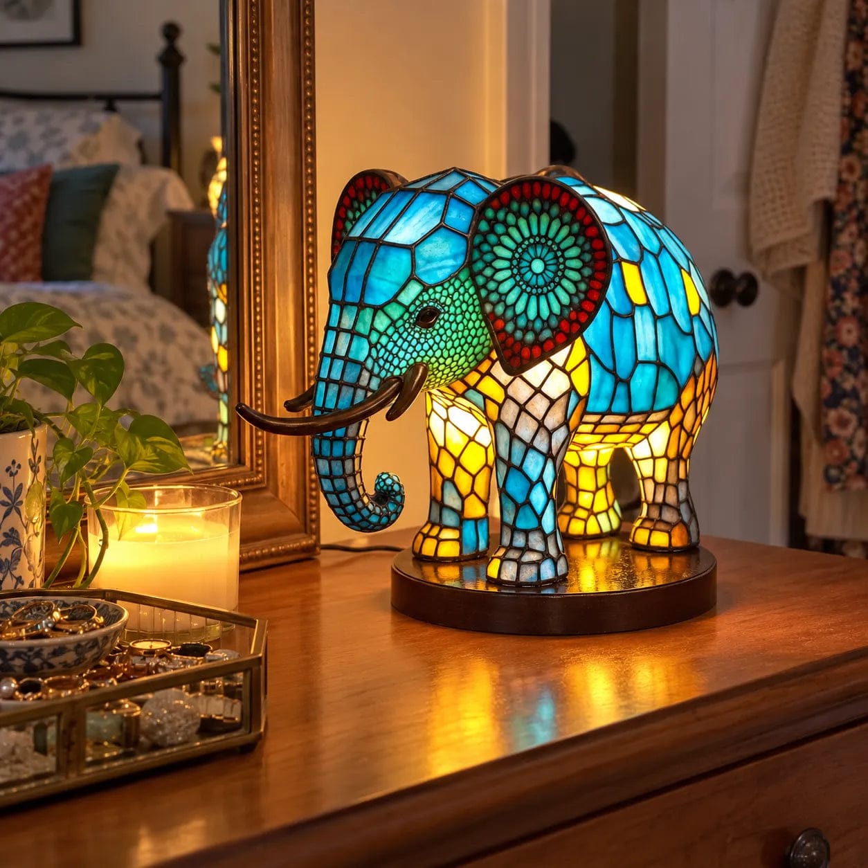 Customer photo review of Light Elephant - a handmade lamp that makes hearts shine