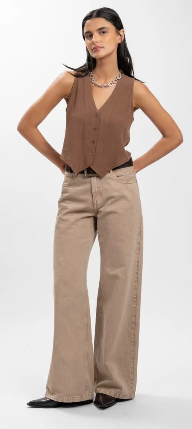 Customer photo review of JEANS WIDE LEG TIRO ALTO JOSEFA beige