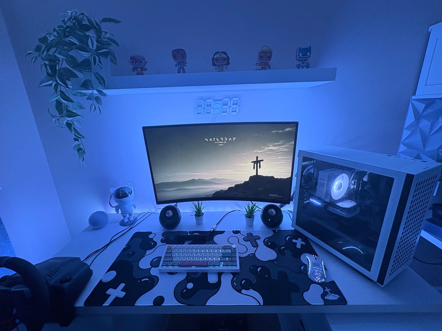 Customer photo review of Black Splash Mousepad