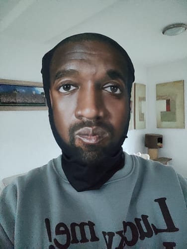 Customer photo review of Kanye West Mascara Realista