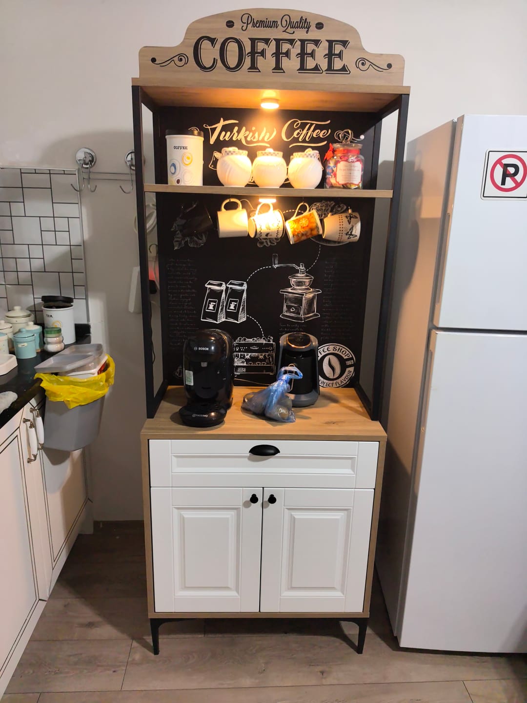 Customer photo review of Rani JE157 Işıklı Kahve Köşesi Membran Kapaklı Çekmeceli Çok Amaçlı Mutfak Dolabı Sepet Ceviz - Beyaz
