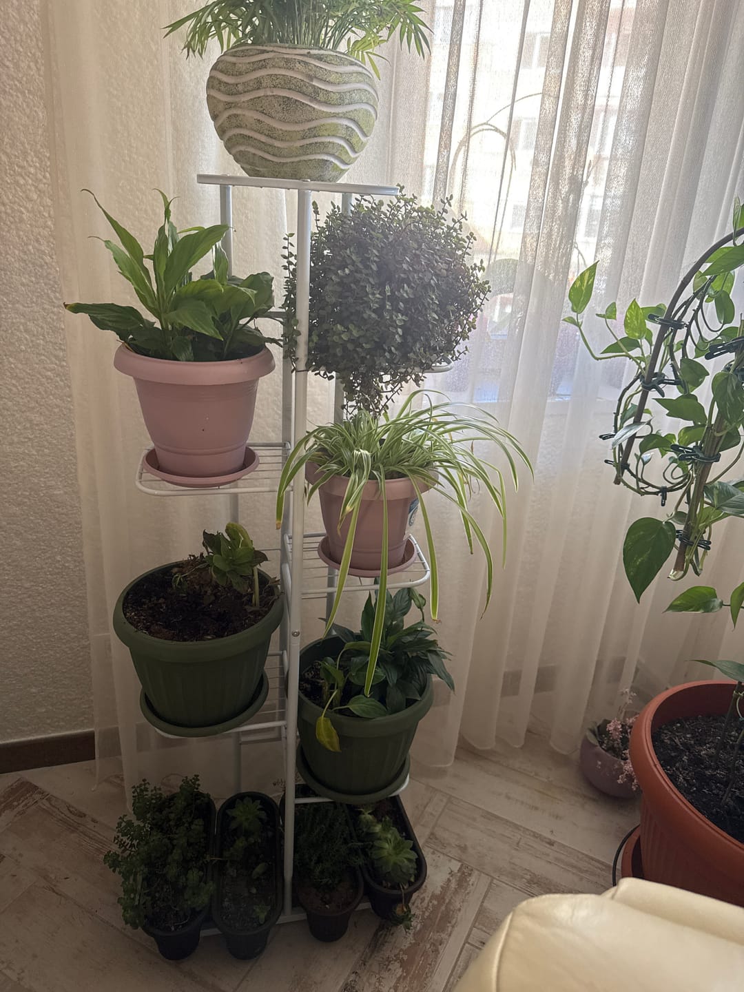 Customer photo review of Etajera BAMIR TIP 2, alb, metal, 43x22x126 cm