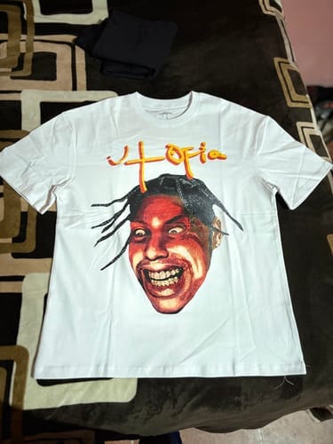 Customer photo review of Travis Scott Utopia III Tee