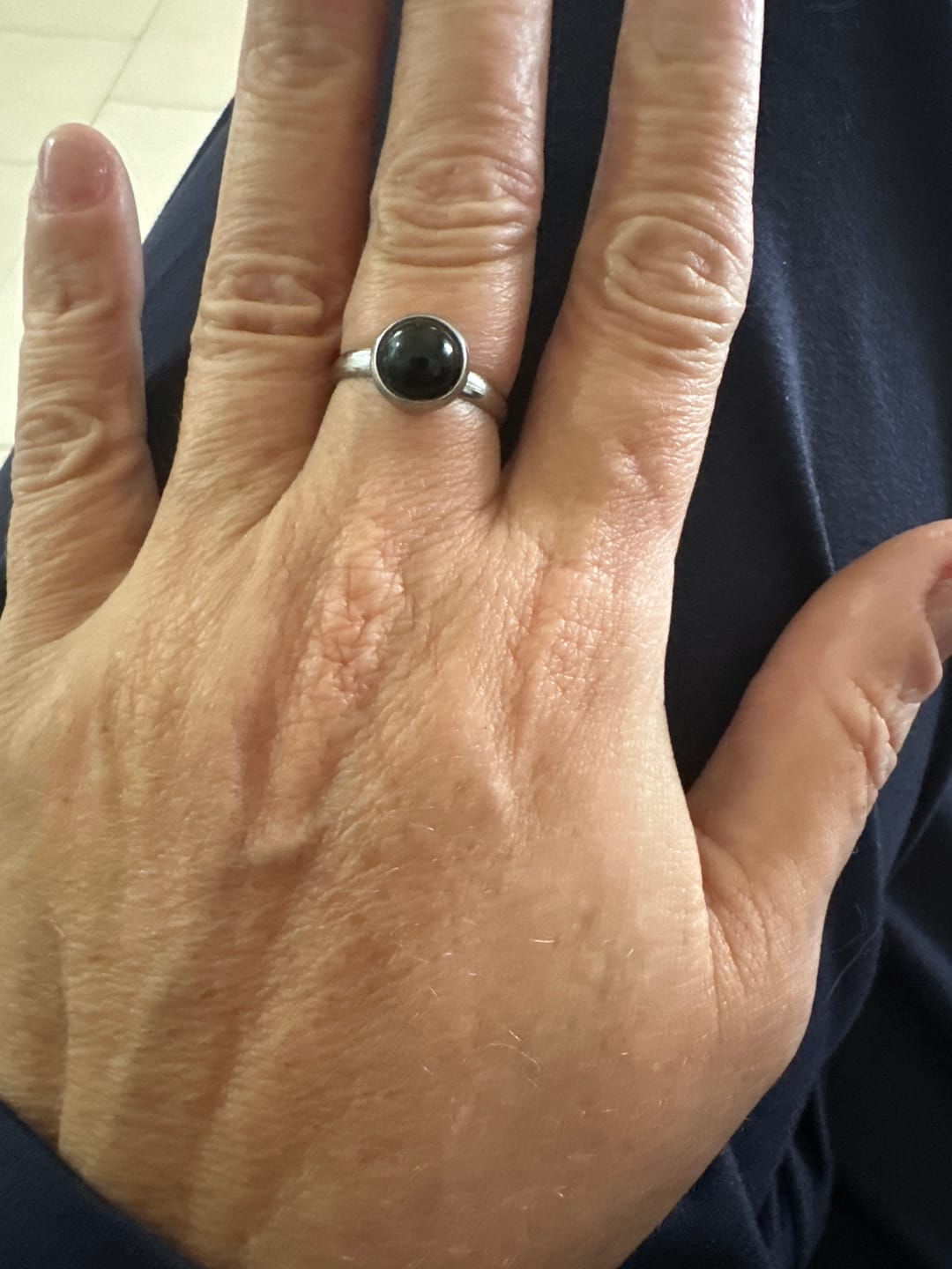 Customer photo review of Anello regolabile in acciaio 8 mm TORMALINA NERA