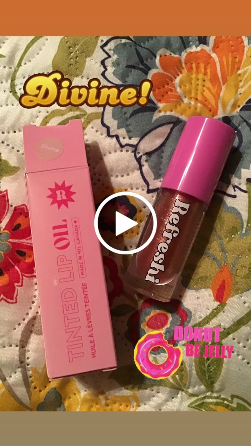 Customer video review of Divine Glitter Lip Oil