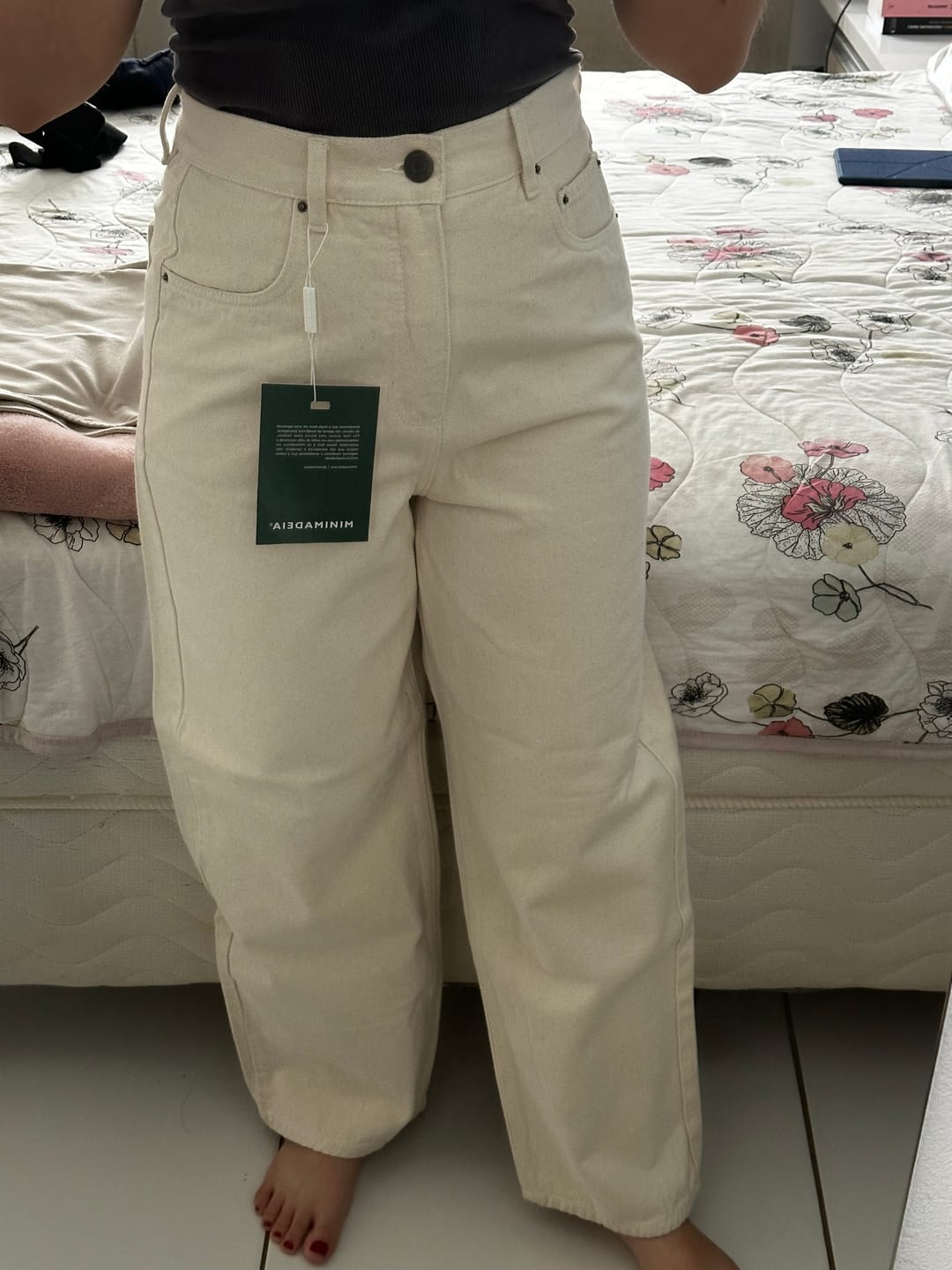Customer photo review of Calça Jeans Reta Araçá Bege Natural