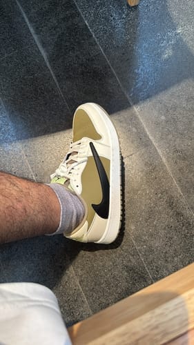 Customer photo review of Travis Scott x Air Jordan 1 Low Golf “Olive” G5
