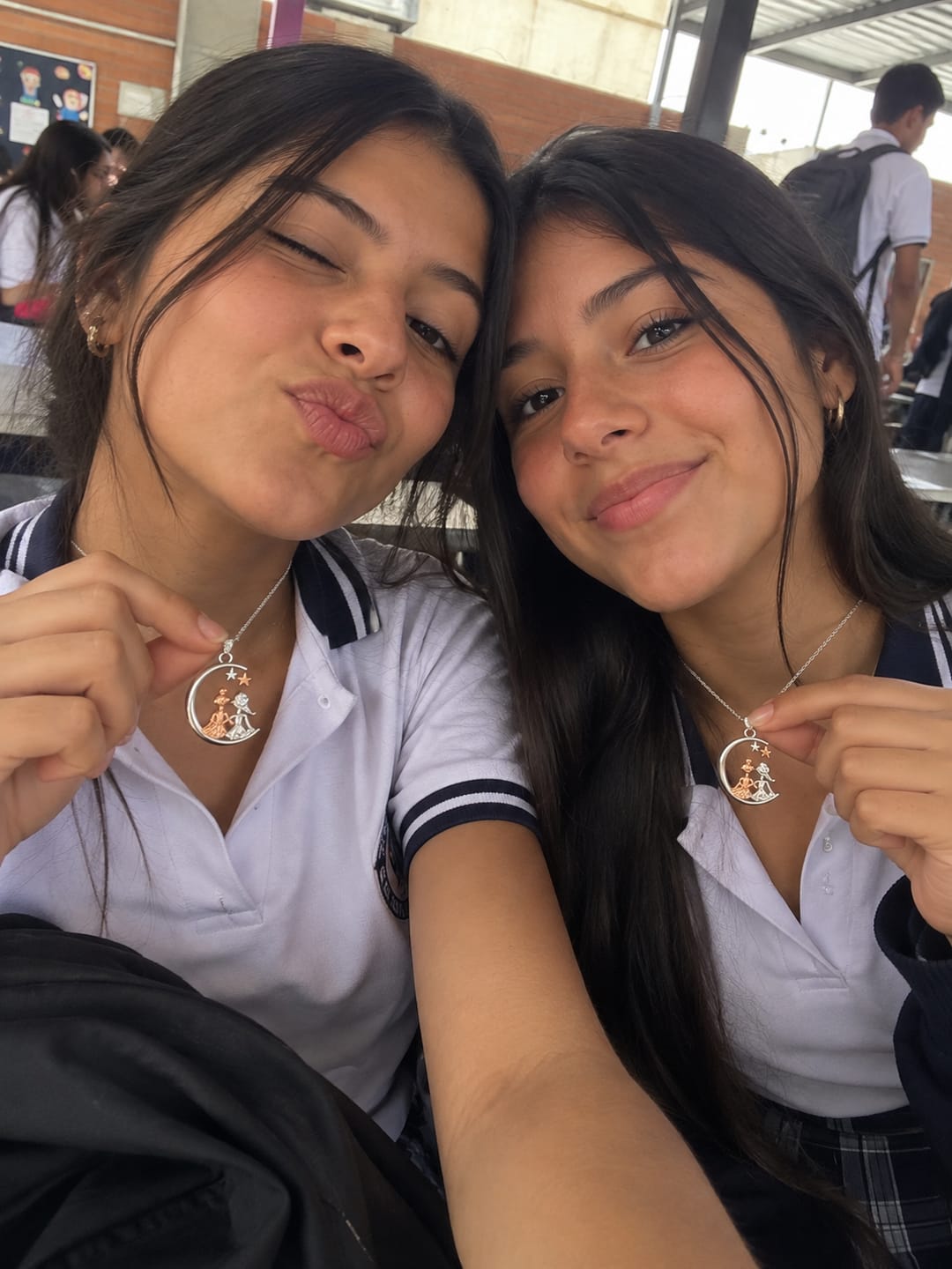Customer photo review of Siempre Juntas
