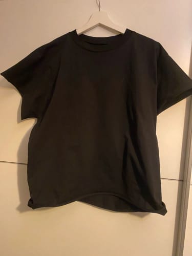 Customer photo review of Vultures One Box Tee G5
