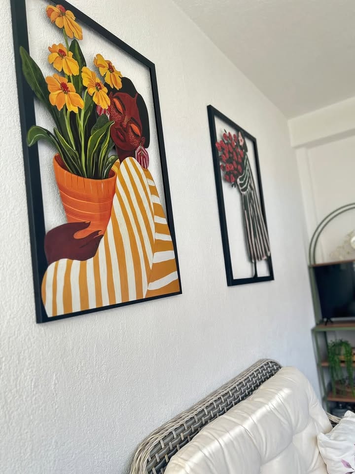 Customer photo review of Çiçekli Kadın Metal Tablo