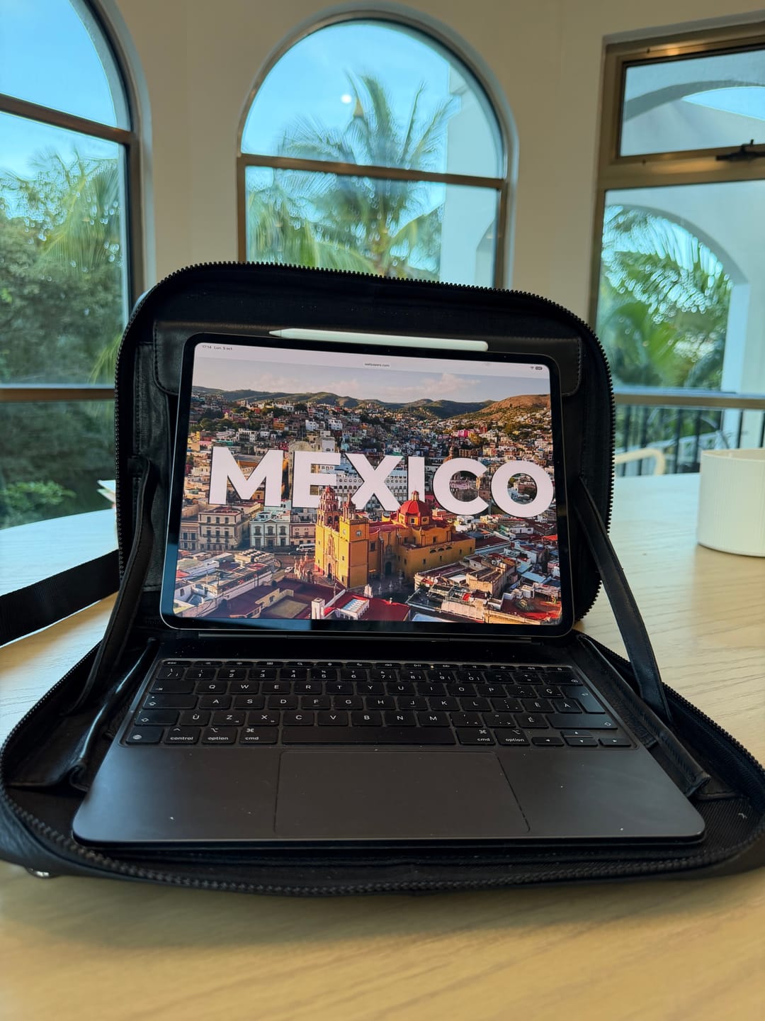 Customer photo review of Maletín portalaptop de piel Diego negro