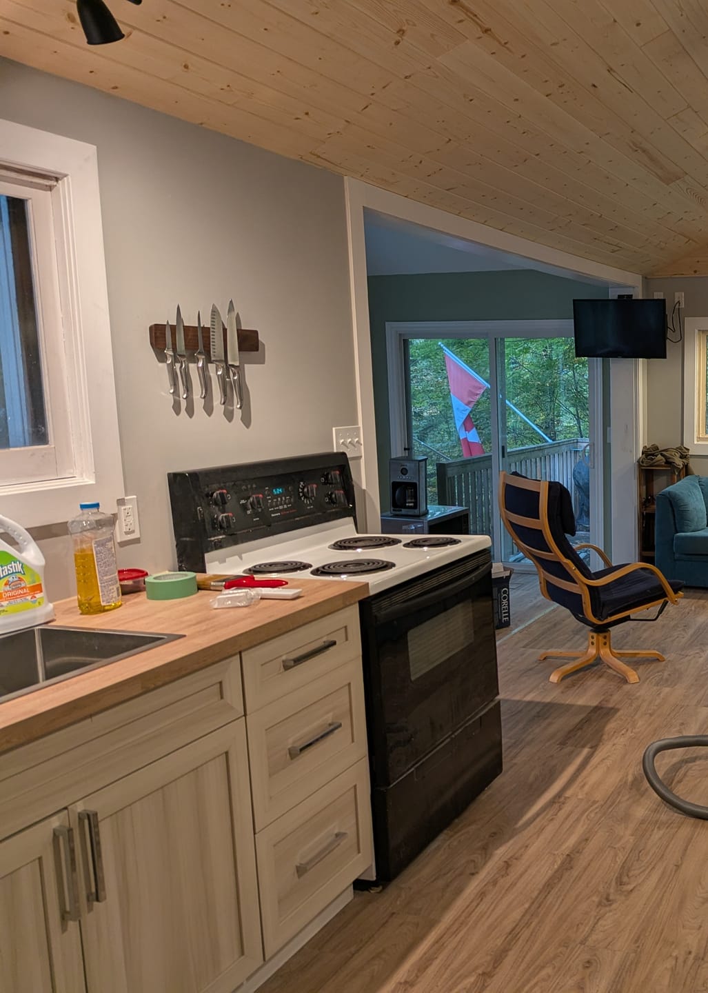 Customer photo review of Knife Rack - Walnut