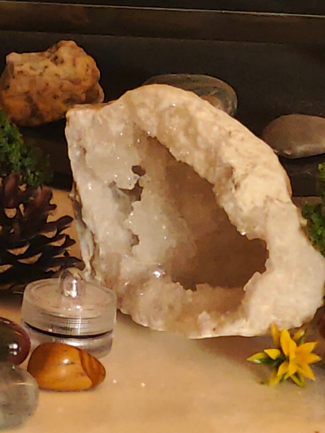 Customer photo review of Géode de Quartz - Taille S - 396g - GQS364 - AAA+