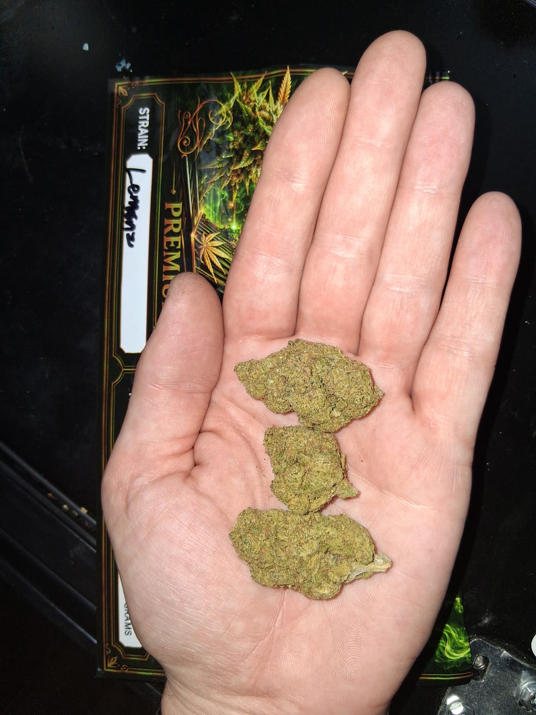 Customer photo review of Light Assist THCA Smalls
