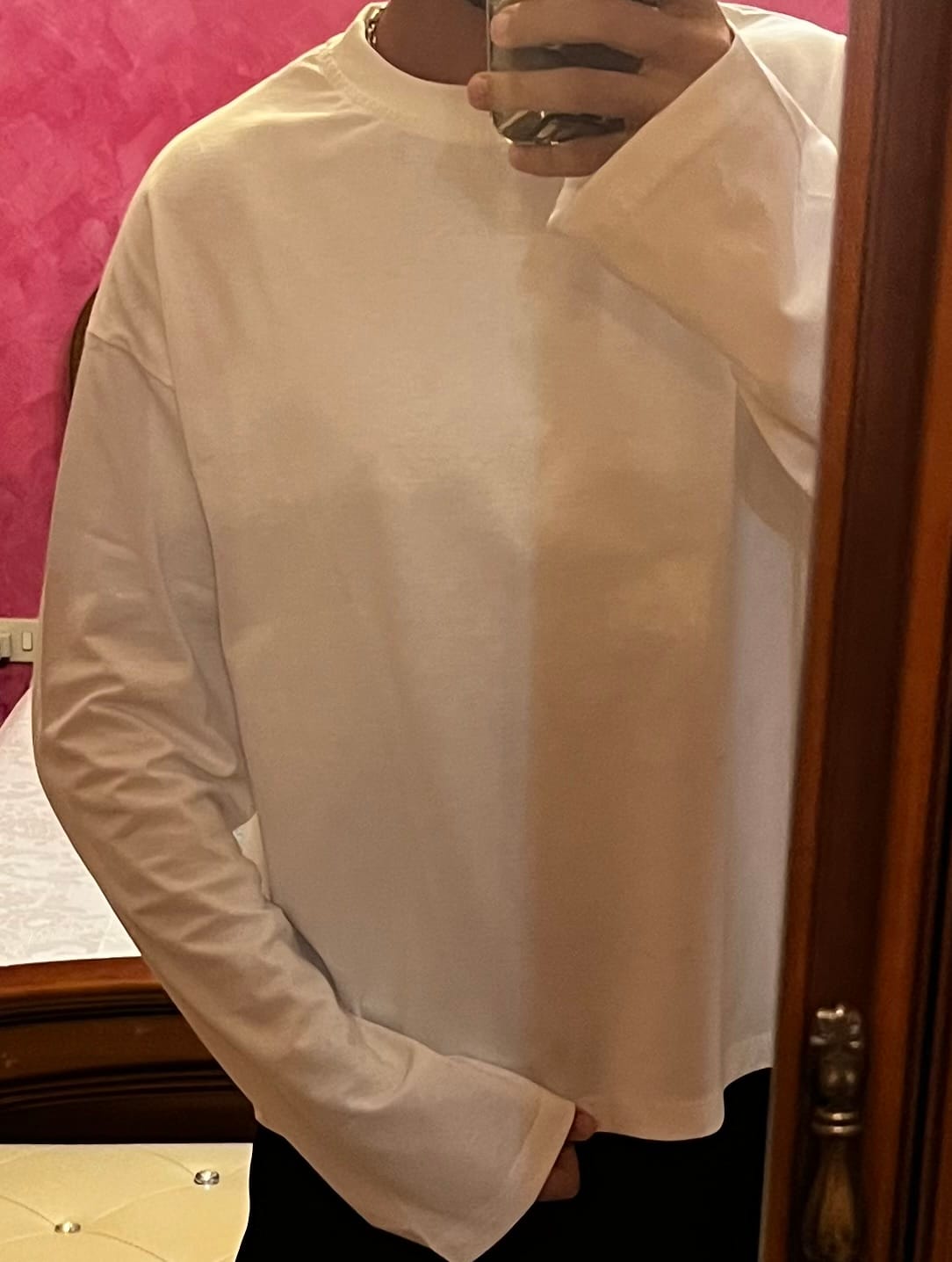 Customer photo review of Longsleeve Cropped Blanks 220GSM Off White