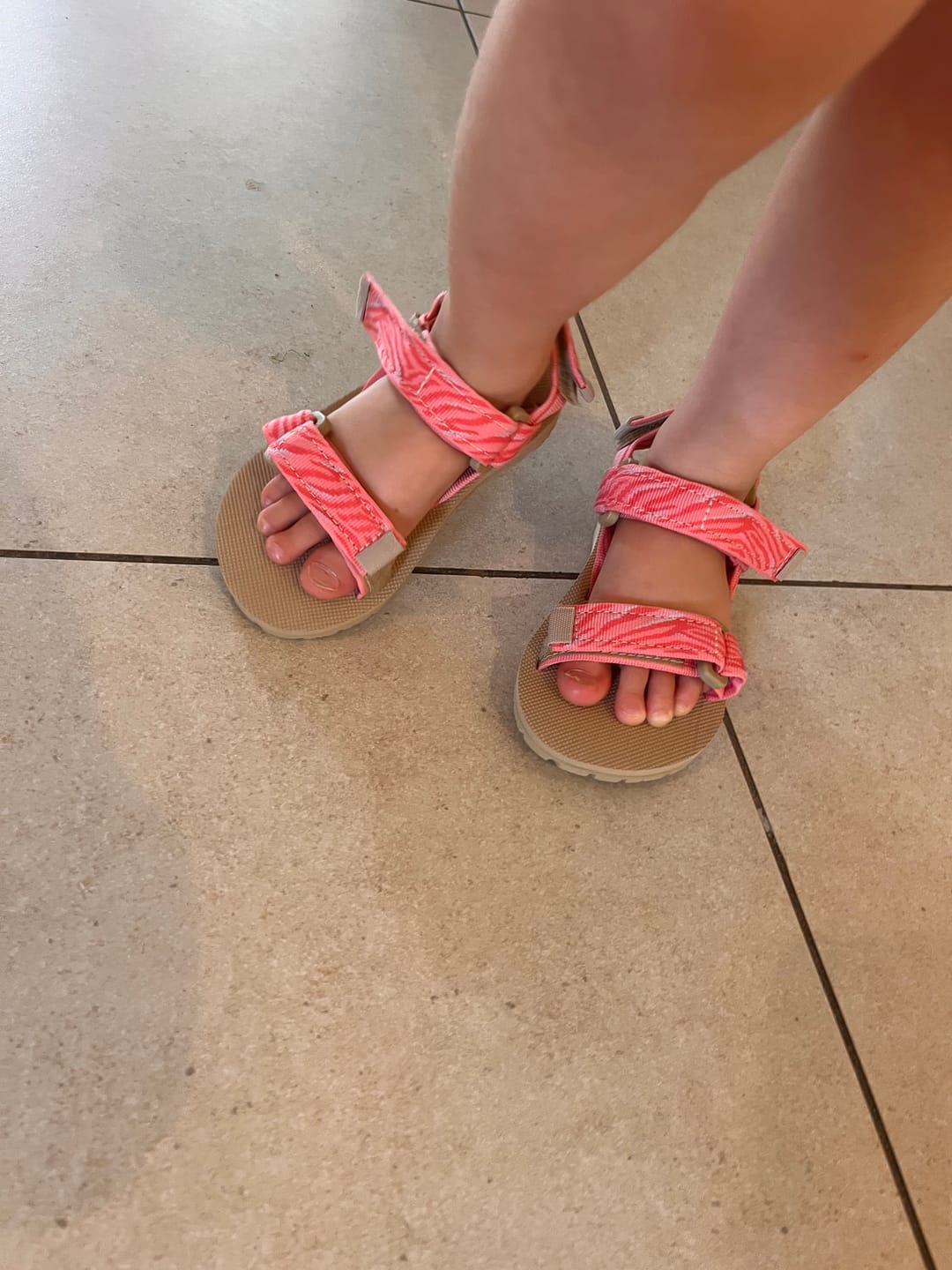 Customer photo review of סנדלי שורש לילדים ולילדות | סהרה קידס | עודפים