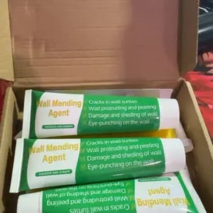 Customer photo review of Riparazione Pareti Kit Completo con Spatola e Carta Vetrata