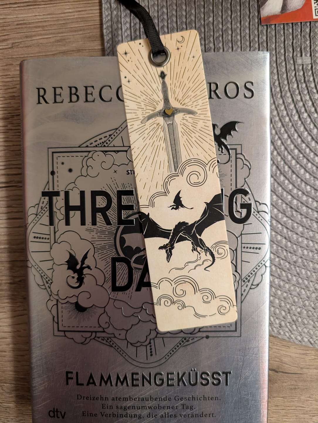 Customer photo review of Drachenschwert-Lesezeichen für Fantasy-Fans