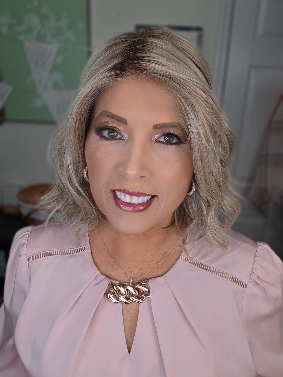 Customer photo review of CROWD CHASER - Soft Beige Blonde