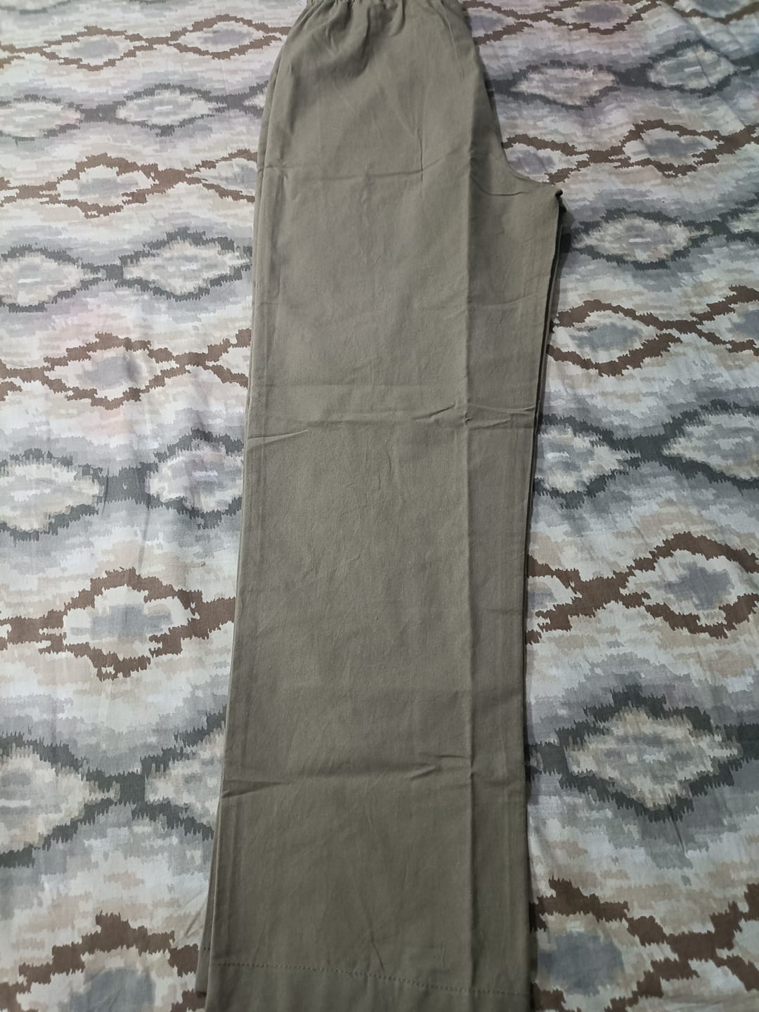 Customer photo review of Women Khakhi Cotton Straight Pant