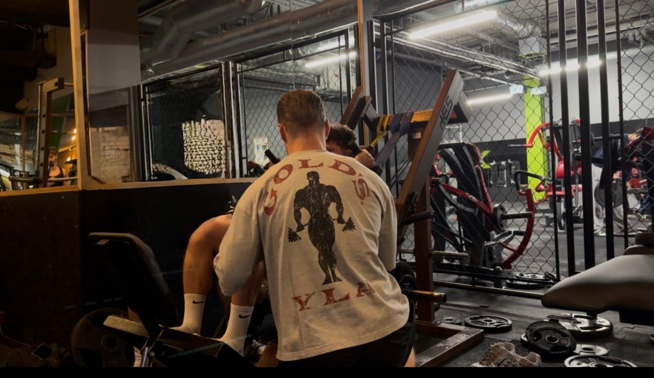 Customer photo review of 4002 - Golds Gym New Age Tees