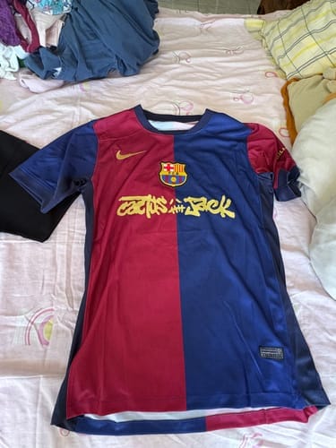 Customer photo review of Jersey FC x Travis Scott
