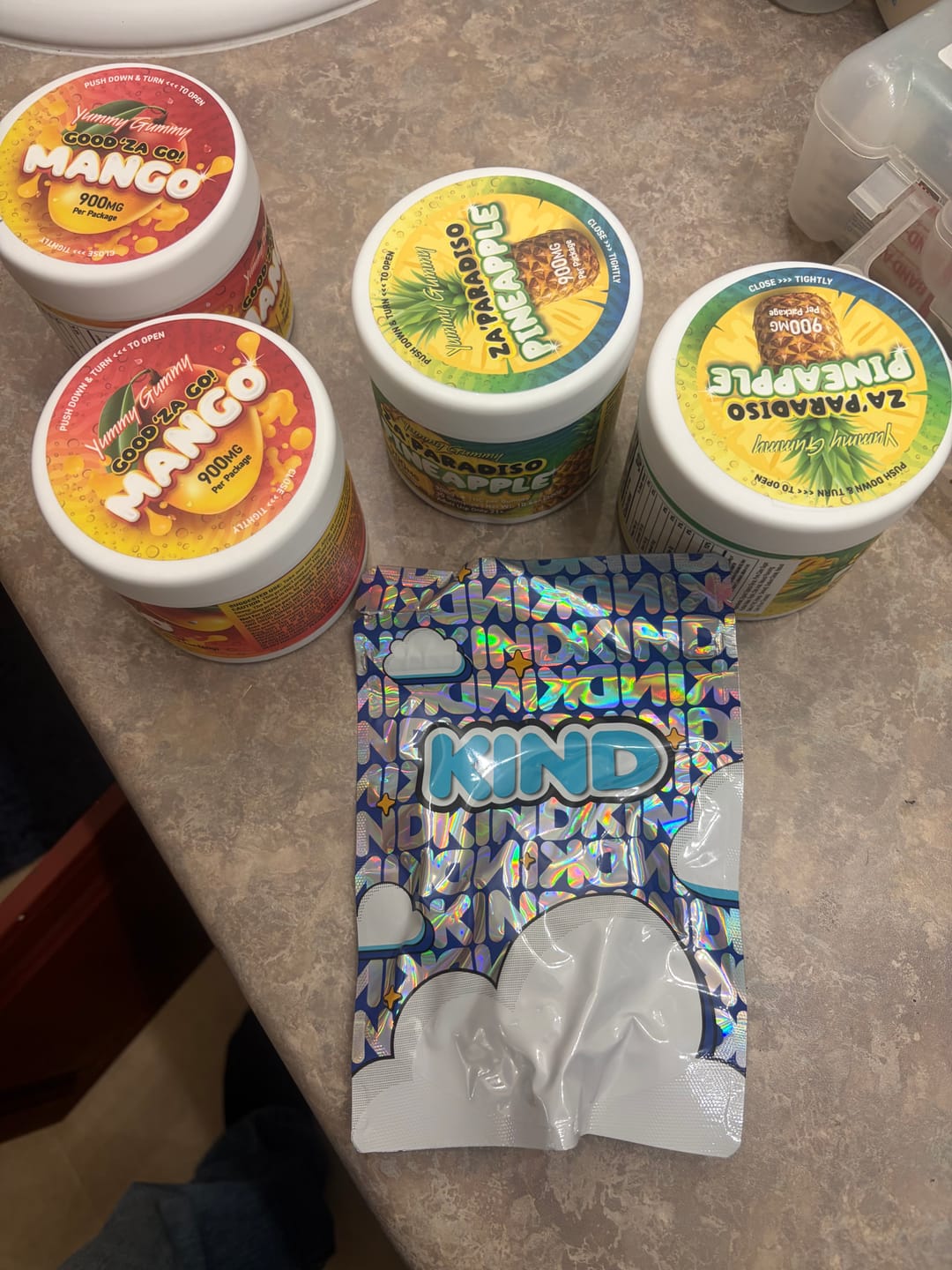 Customer photo review of 900MG Yummy Gummy D9