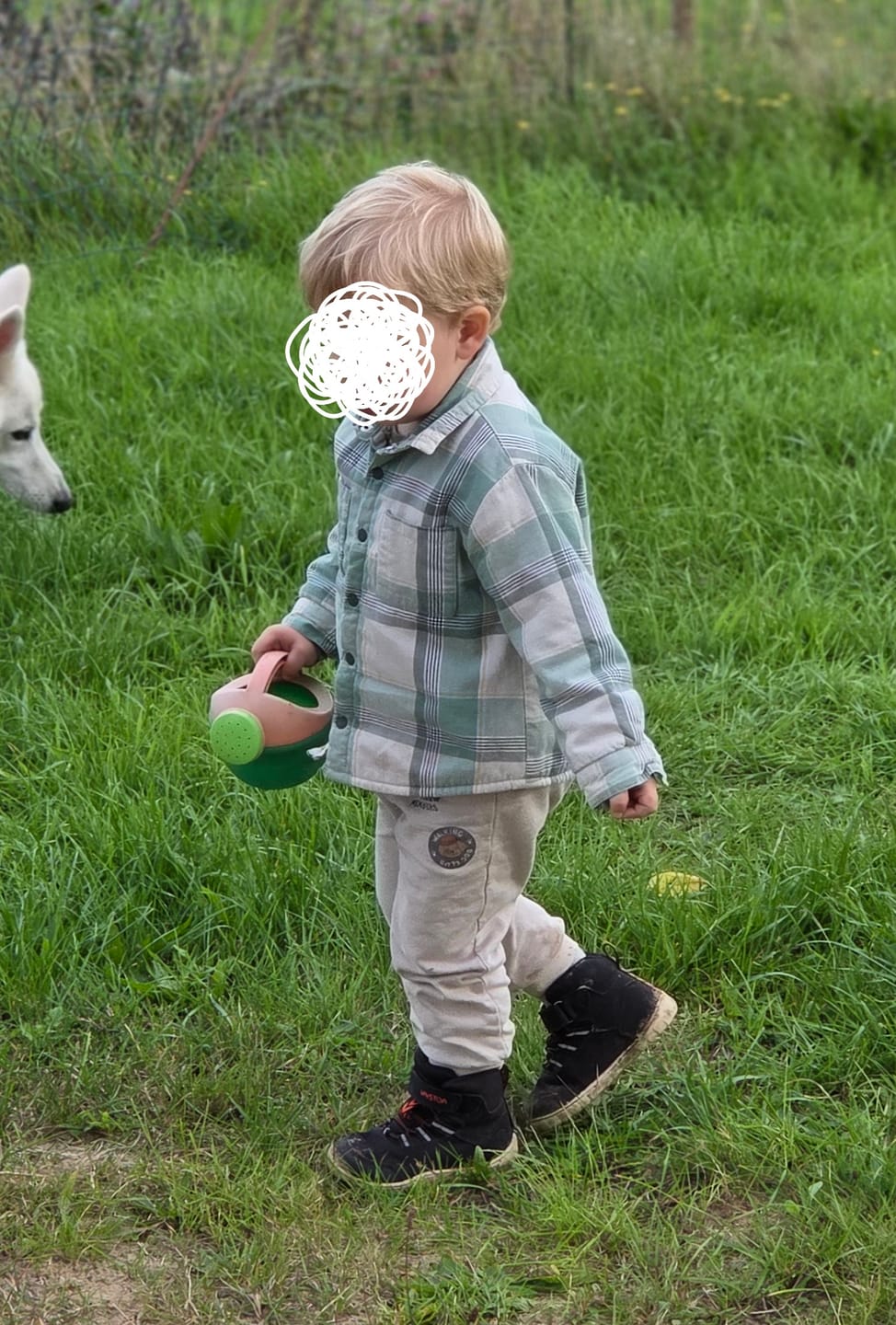 Customer photo review of Vaistoa Kaste Kids | Waterproof Barefoot Sneakers