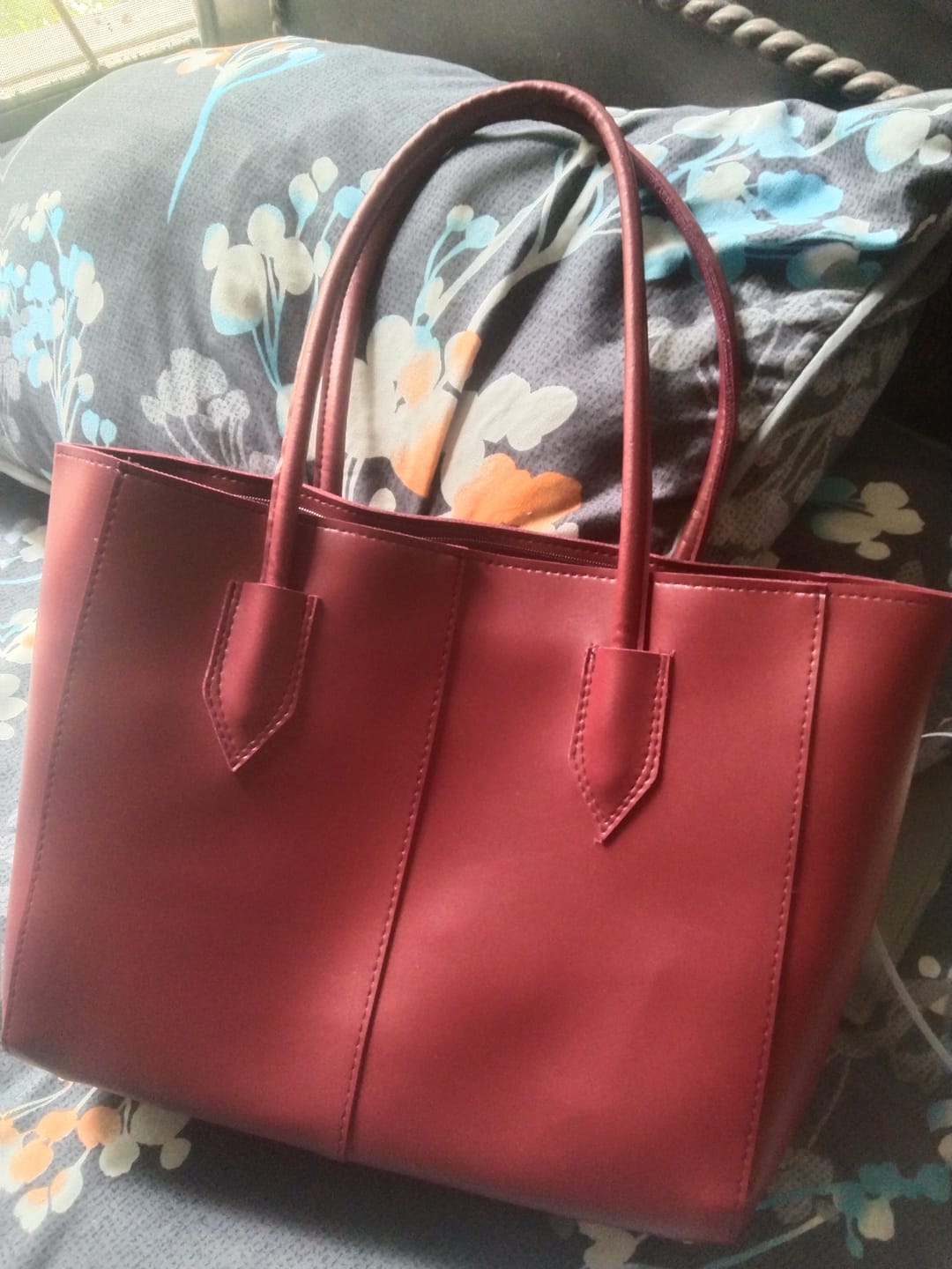 Customer photo review of Carla Shoulder Tote Maroon  (Zip Closure)