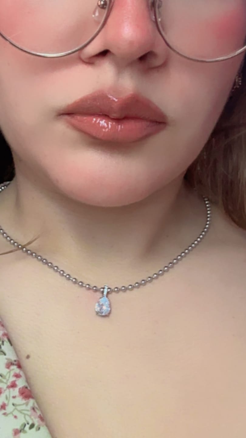 Customer photo review of Collar Bolitas Con Dije Zirconia Gota