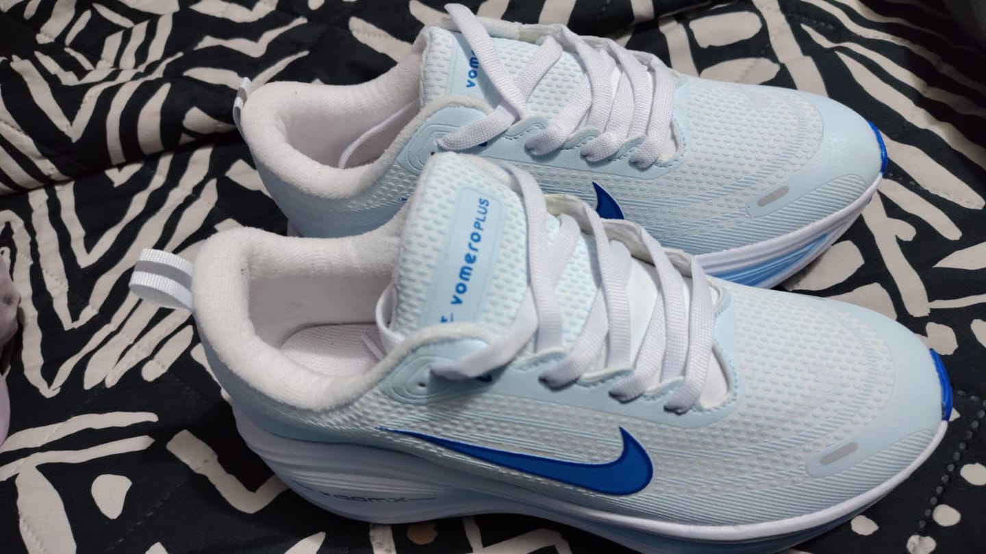 Customer photo review of NIKE VOMERO PLUS - DAMA