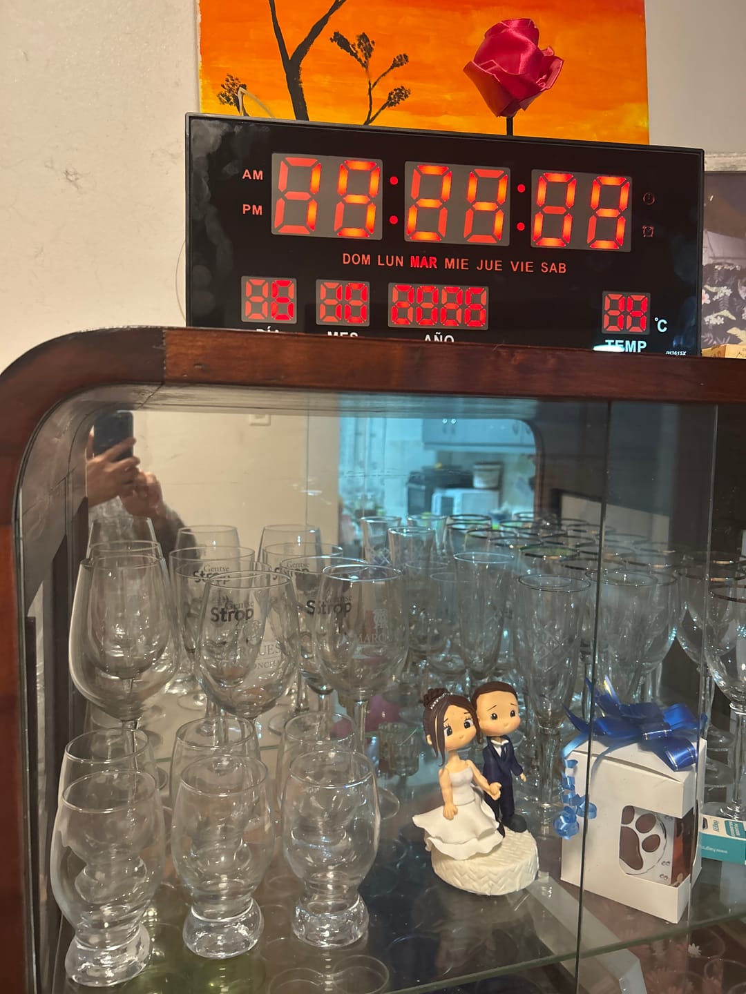 Customer photo review of RELOJ DIGITAL DE PARED CON PANTALLA LED MAKA -NEGRO